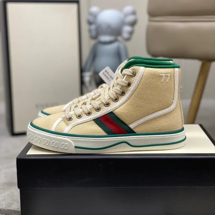 SNEAKERS 14