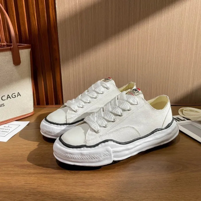 A - SNEAKERS