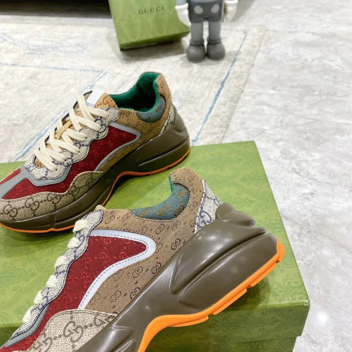 SNEAKERS 26