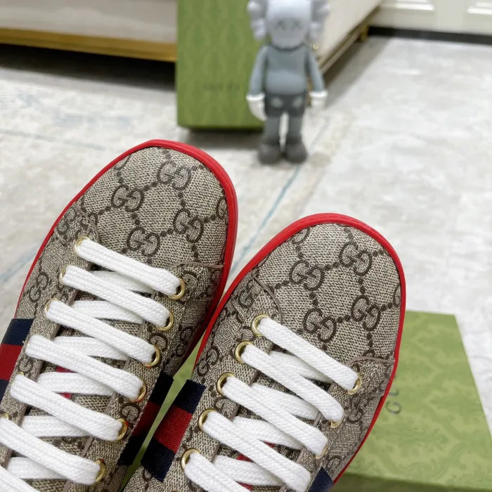 SNEAKERS 15