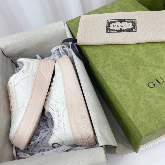 SNEAKERS 23
