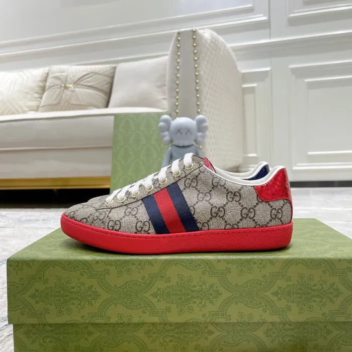 SNEAKERS 15