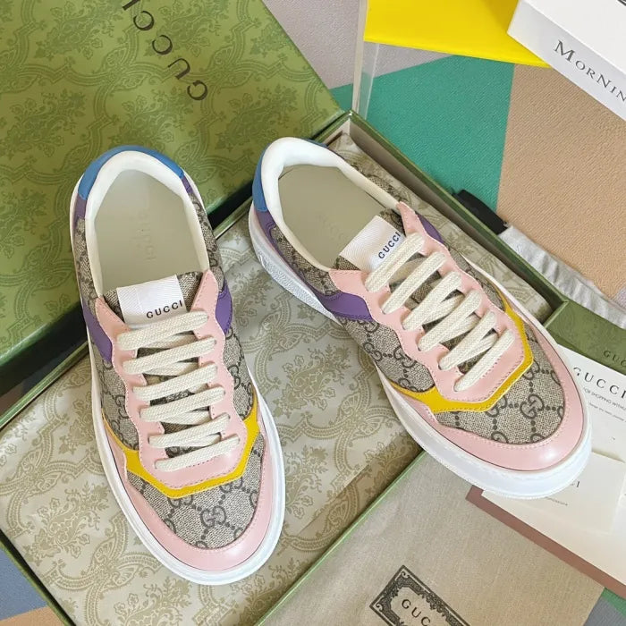 SNEAKERS 23