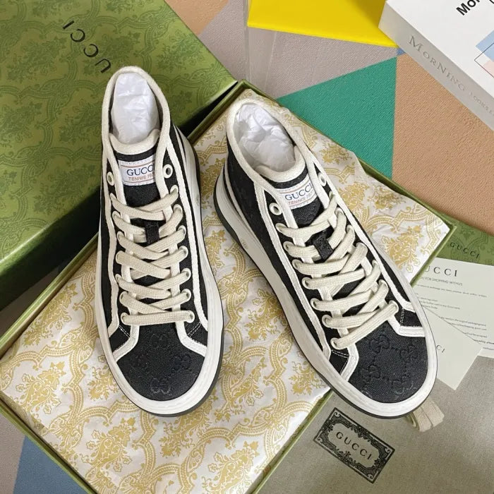 SNEAKERS 13