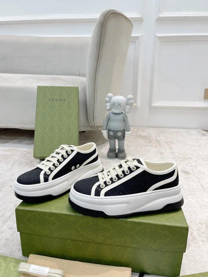 SNEAKERS 04