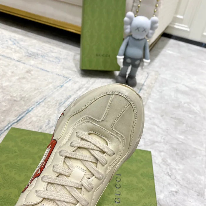 SNEAKERS 26