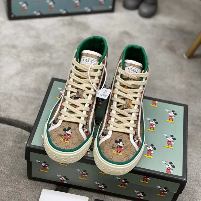 SNEAKERS 14