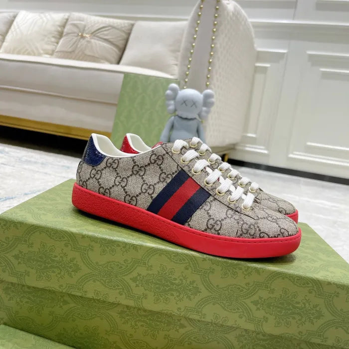SNEAKERS 15