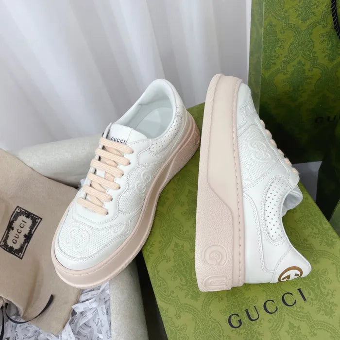 SNEAKERS 23