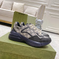 SNEAKERS 26