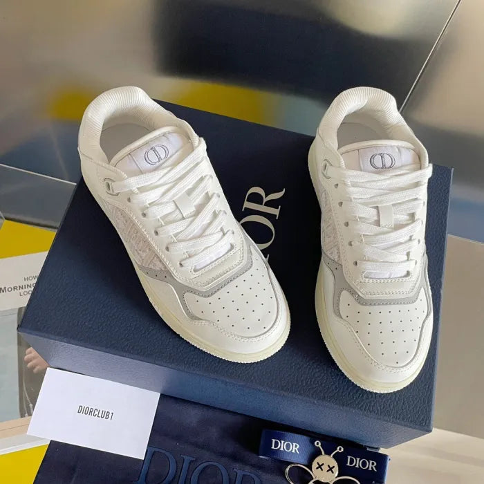 D - SNEAKERS