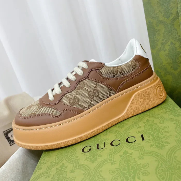 SNEAKERS 23
