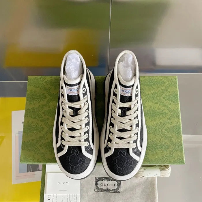 SNEAKERS 13