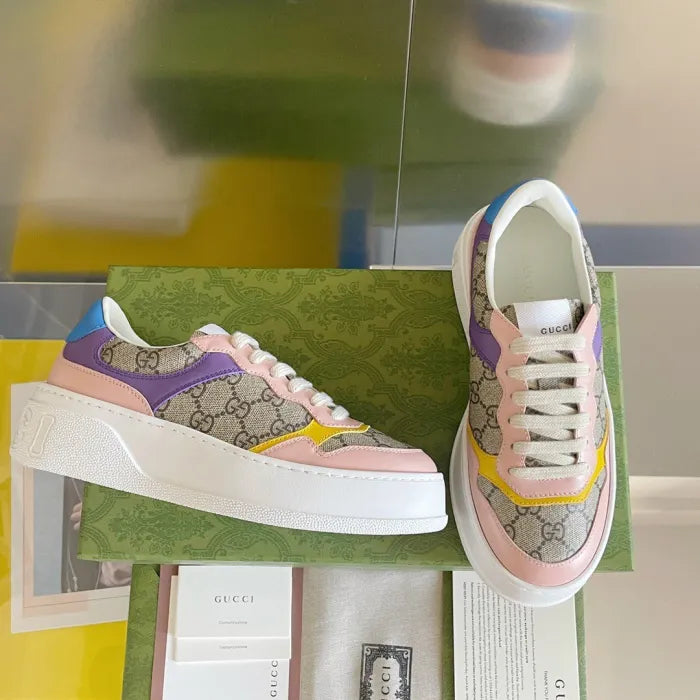 SNEAKERS 23