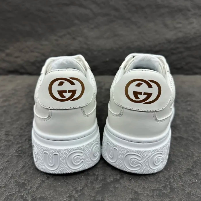 SNEAKERS 05