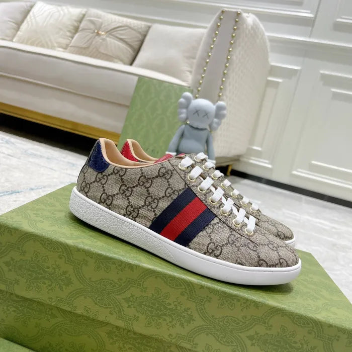 SNEAKERS 15