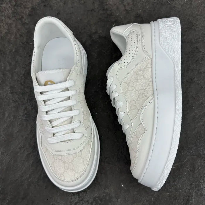SNEAKERS 05