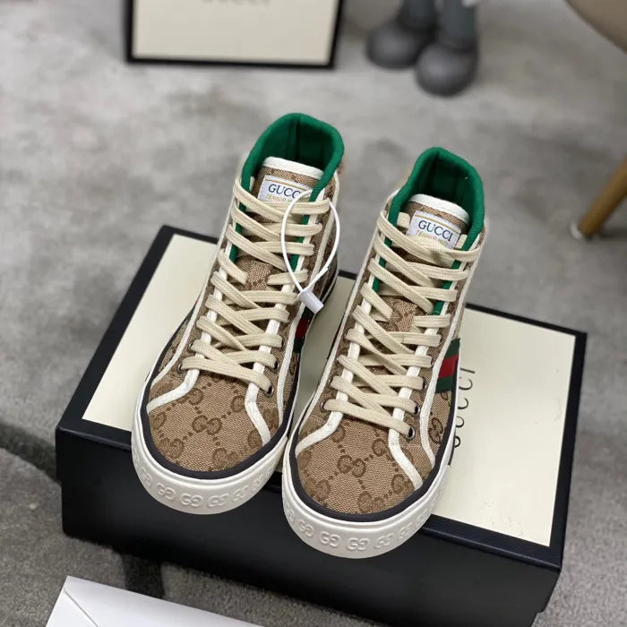 SNEAKERS 14