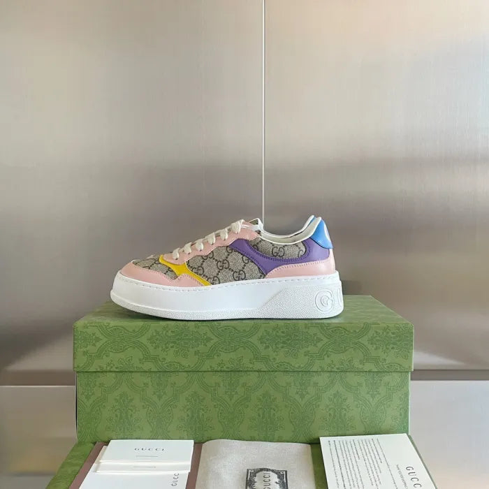 SNEAKERS 23