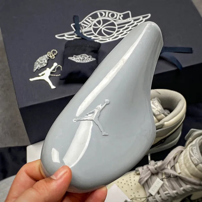 N - SNEAKERS
