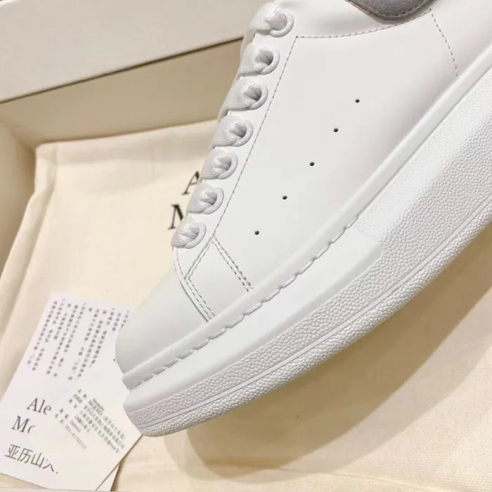 A - SNEAKERS