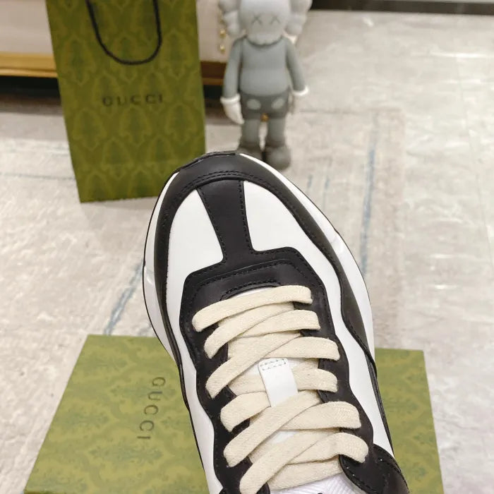 SNEAKERS 06