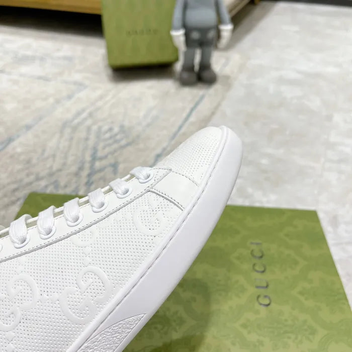 SNEAKERS 21