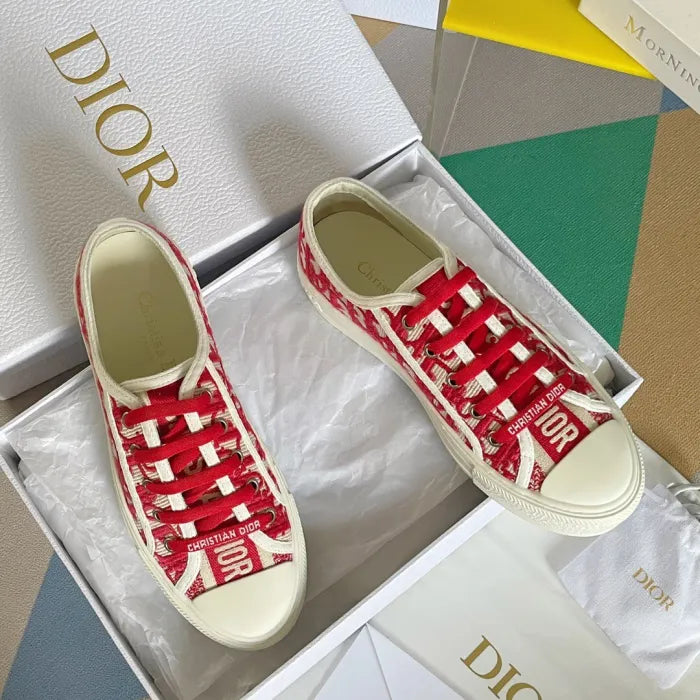 D - SNEAKERS