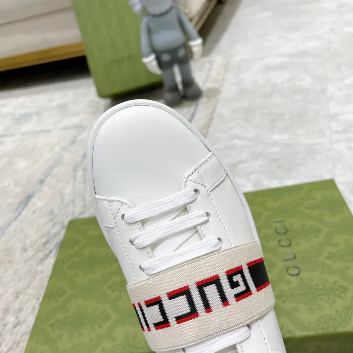 SNEAKERS 21