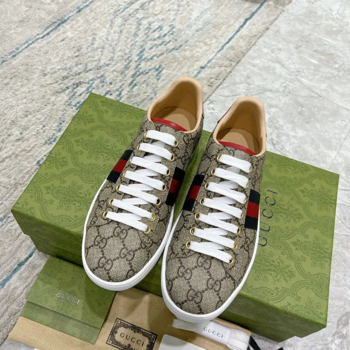 SNEAKERS 15