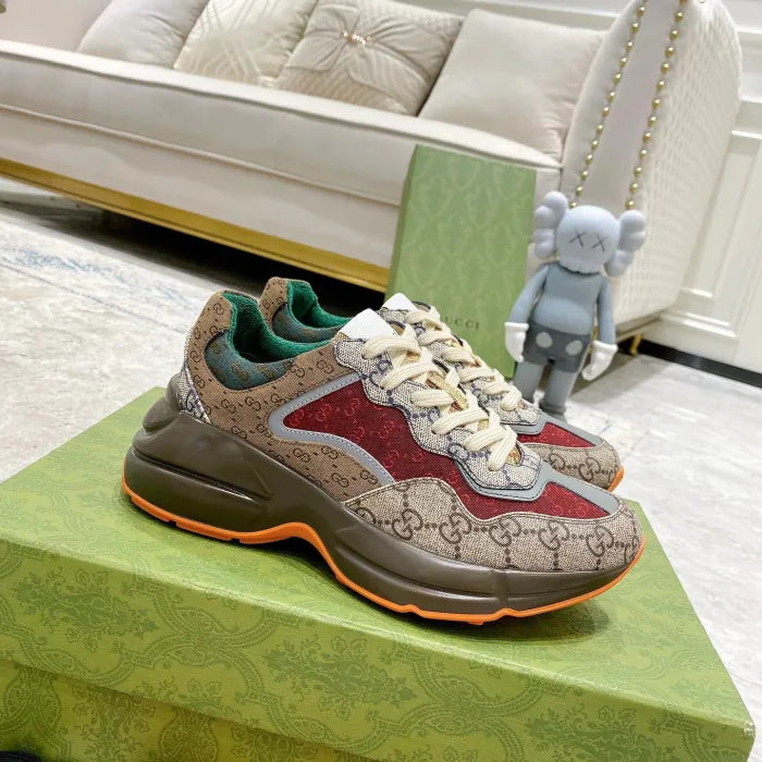 SNEAKERS 26