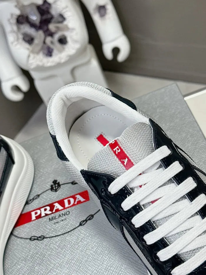 P - SNEAKERS