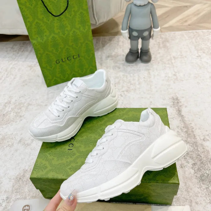 SNEAKERS 06