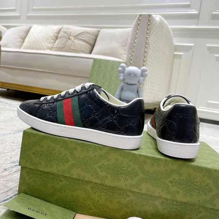 SNEAKERS 16