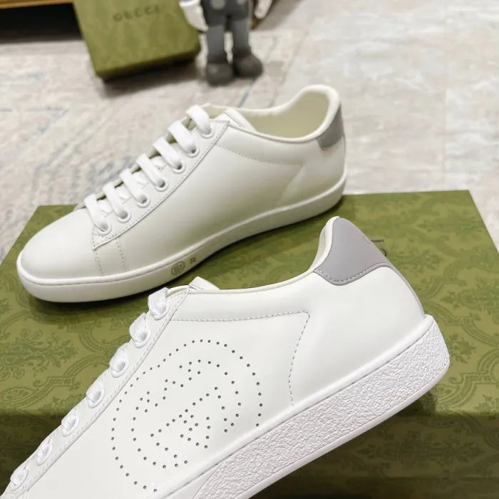SNEAKERS 21