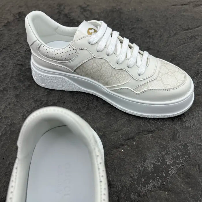 SNEAKERS 05