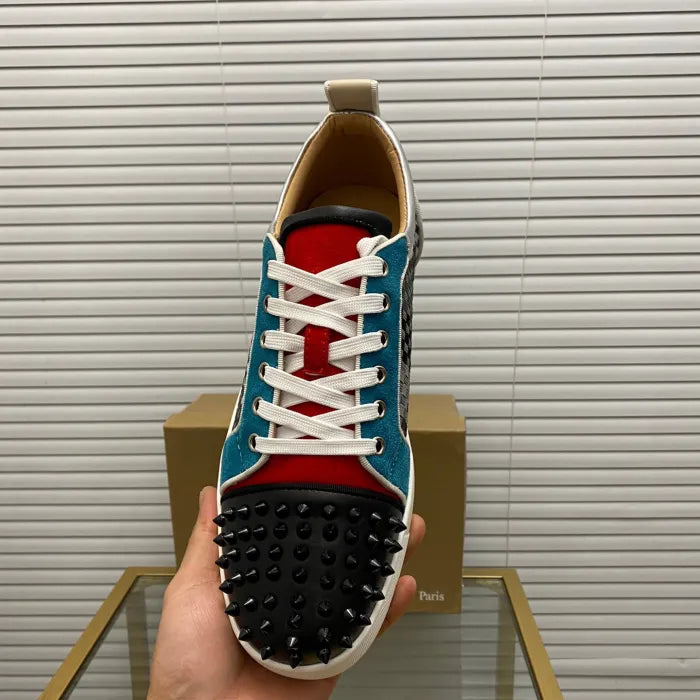 C - SNEAKERS