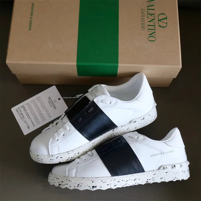 V - SNEAKERS