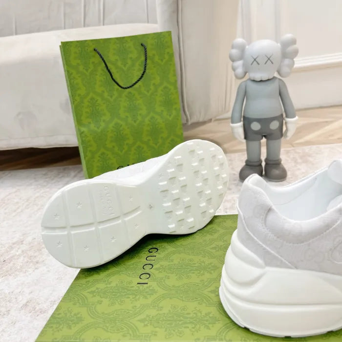 SNEAKERS 06