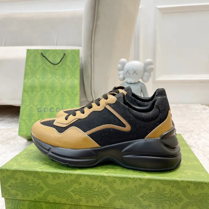 SNEAKERS 26