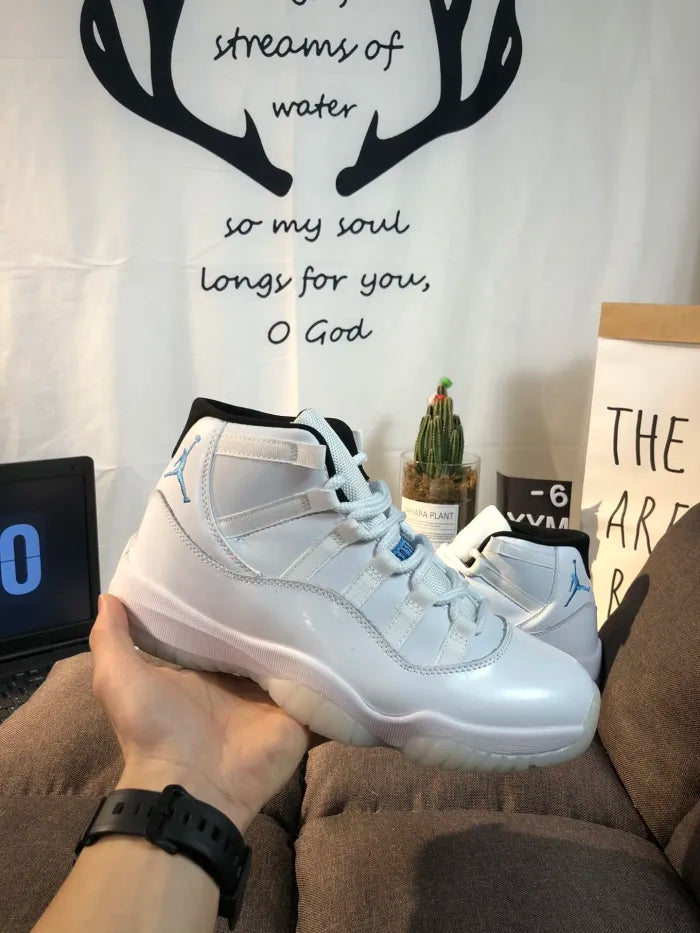 N - SNEAKERS