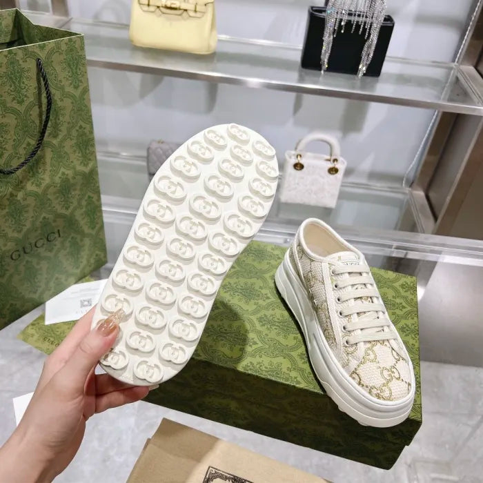 SNEAKERS 08