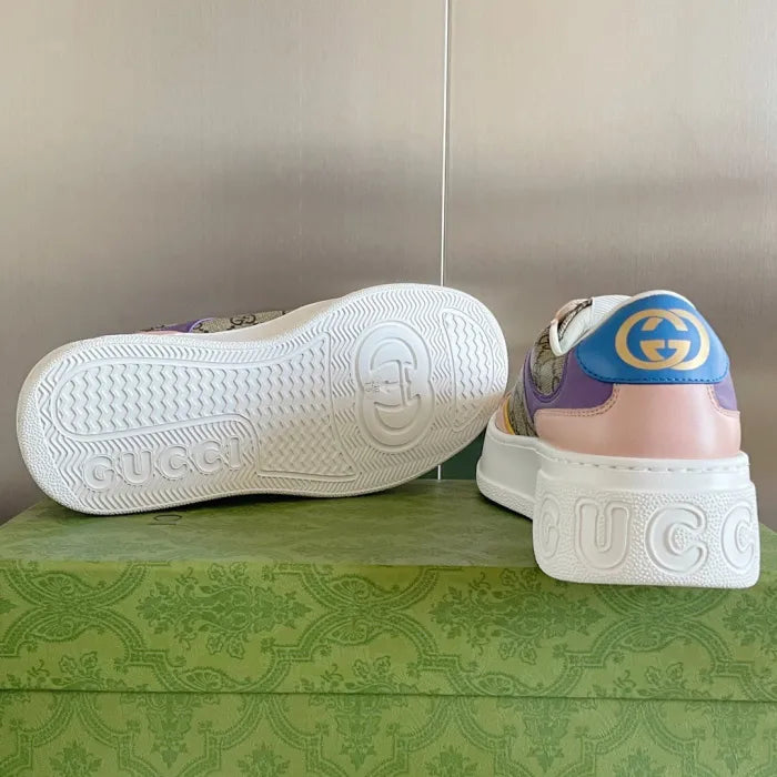SNEAKERS 23