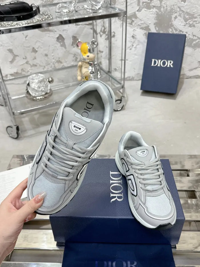 D - SNEAKERS
