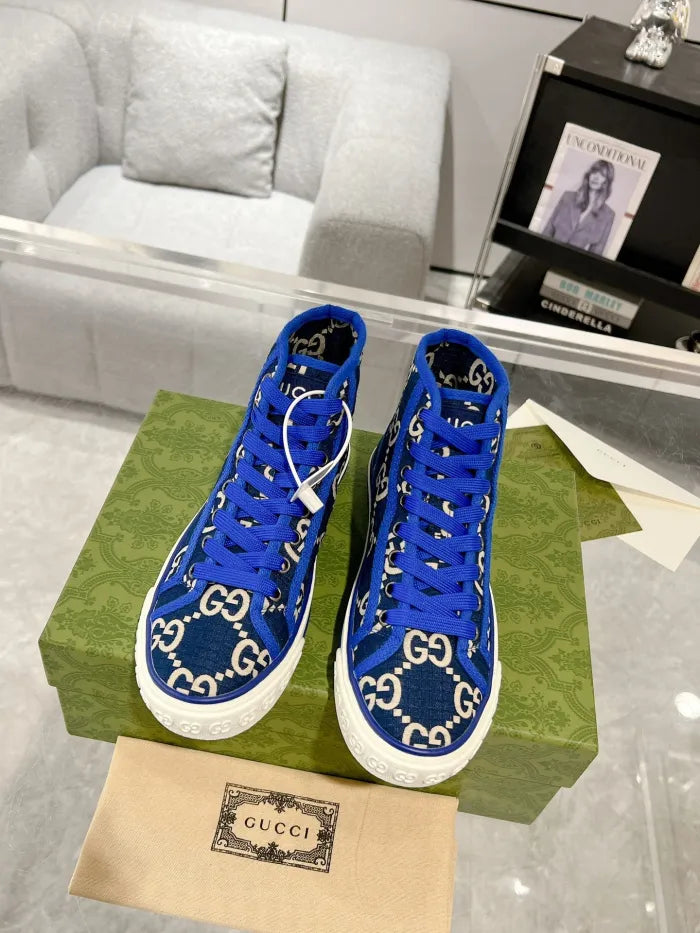 SNEAKERS 01