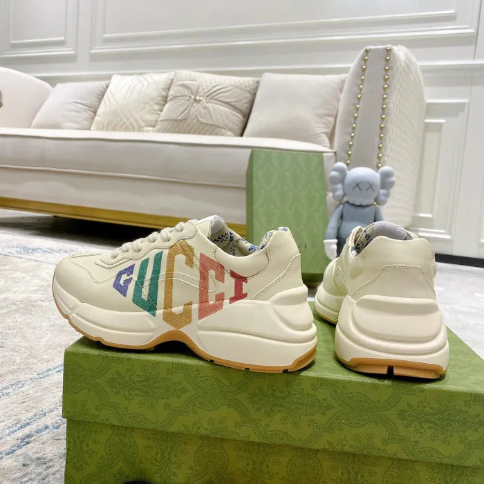 SNEAKERS 26
