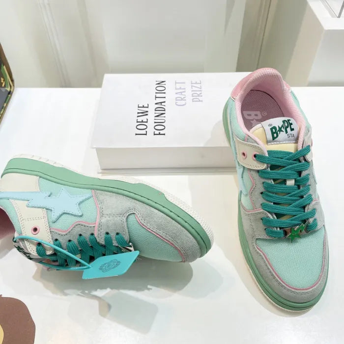 B - SNEAKERS