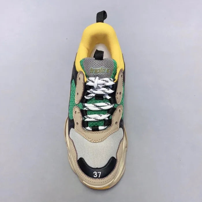 B - SNEAKERS