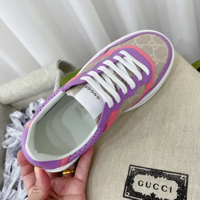 SNEAKERS 23