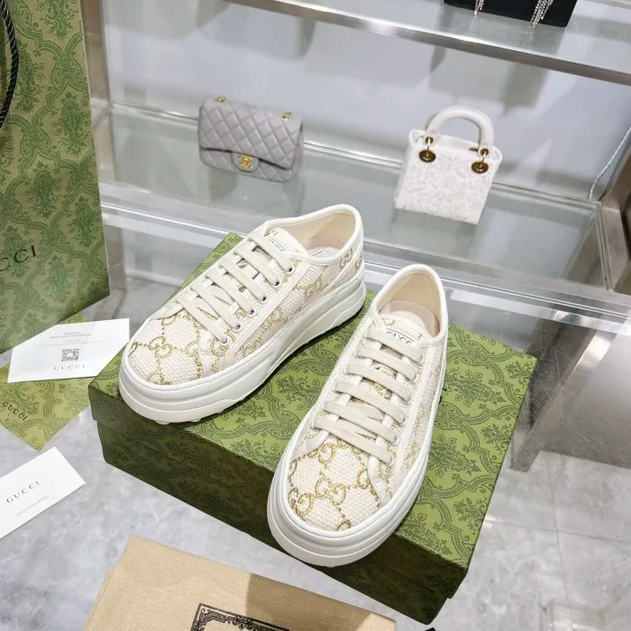 SNEAKERS 08